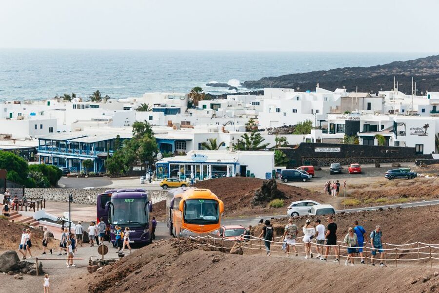 From Fuerteventura: Lanzarote Trip with Wine Tasting & Lunch - Jameos del Agua and the Jameito Crab