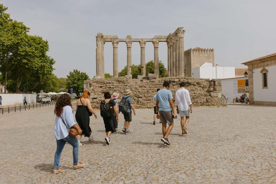 From Lisbon: Évora and Monsaraz Day Tour with Wine Tasting - The ride through Alentejo