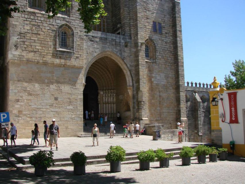 From Lisbon: Évora Wine & Heritage Tour - The coach ride from Marquês de Pombal Square