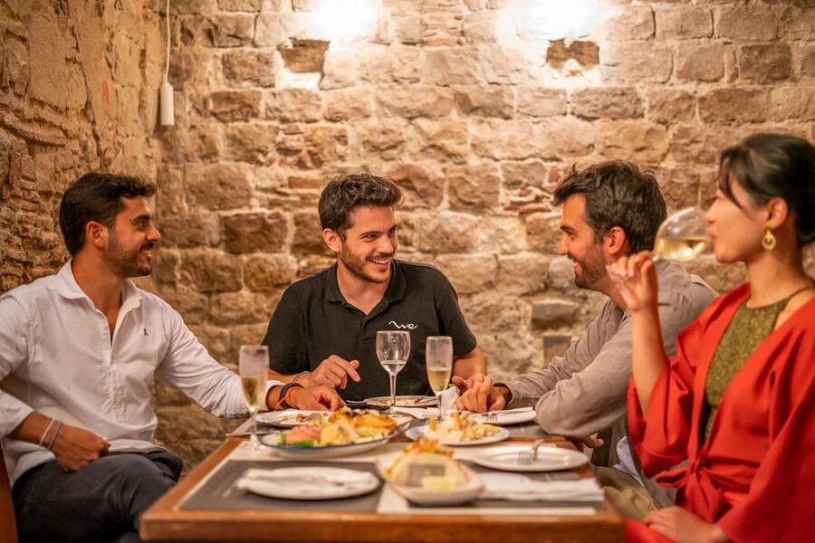 From Madrid: Traditional Villages, Winery Tour & Tapas Lunch - Aranjuez, royal gardens, and a short guided visit