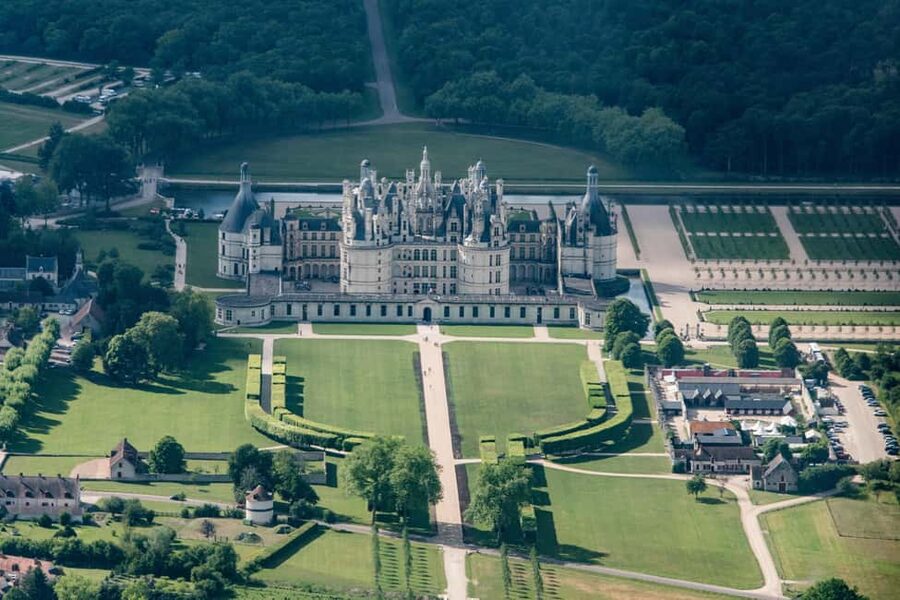 From Paris: Loire Valley Castles Day Trip With Wine Tasting - The value of $104 per person