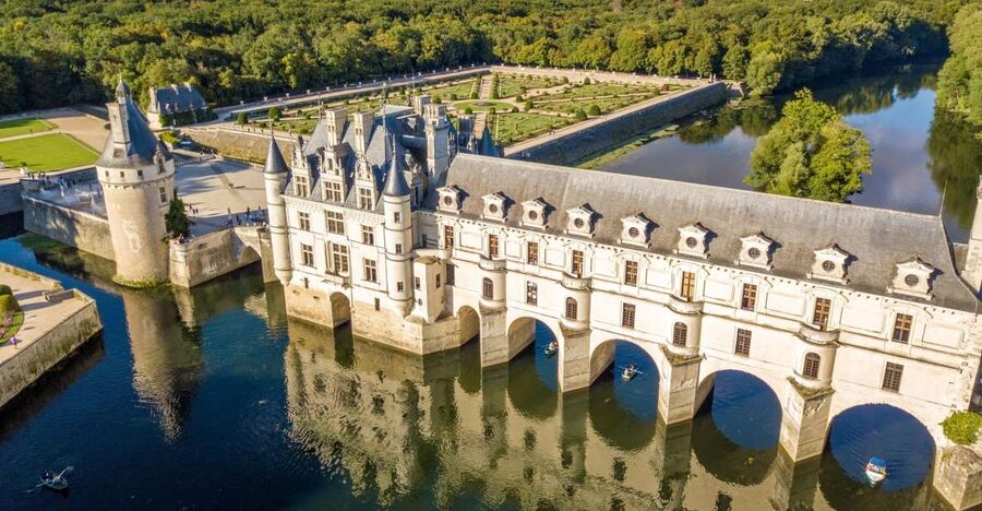 From Paris: Loire Valley Castles Day Trip With Wine Tasting - Who should book this experience