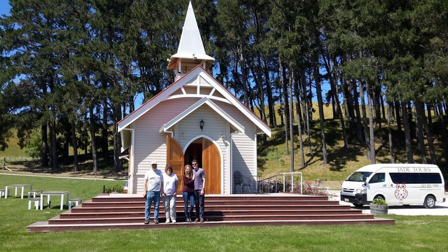 From Picton: Marlborough Wine Trip Shore Excursion - Meeting the minibus in Picton