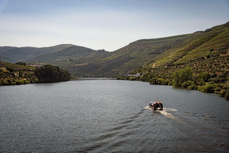 From Pinhão: Douro Valley Rabelo Boat Tour with Port Wine - The Rabelo boat and what to expect onboard