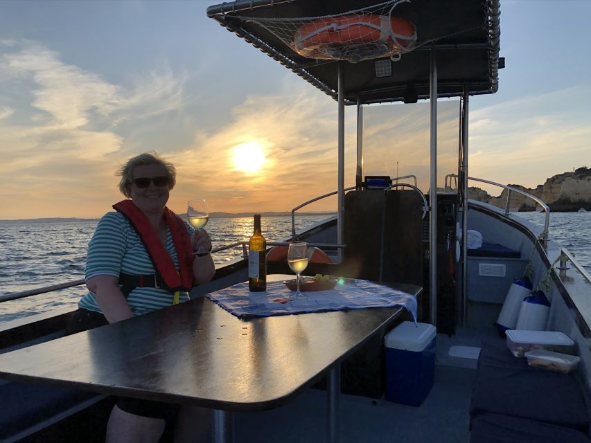From Portimão: Sunset Boat Trip with Wine - What to wear and what to leave behind