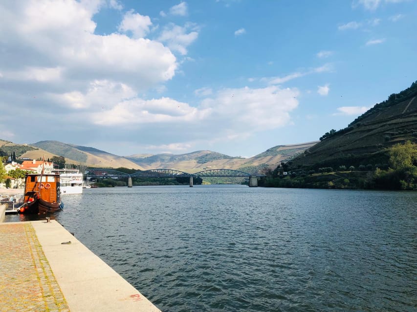 From Porto Day Douro Valley Wine Tour 2 Wine Tasting & Lunch - Guide quality can shape the whole day