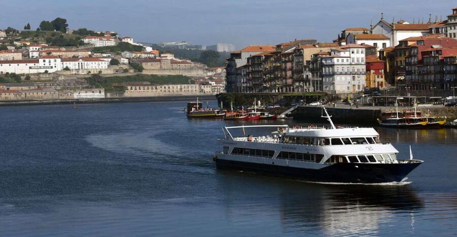 From Porto: Douro River Cruise, Winery Visit & Lunch - Key points at a glance