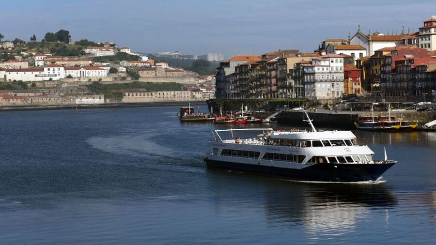 From Porto: Douro River Cruise, Winery Visit & Lunch - Leaving Porto from Estiva Quay