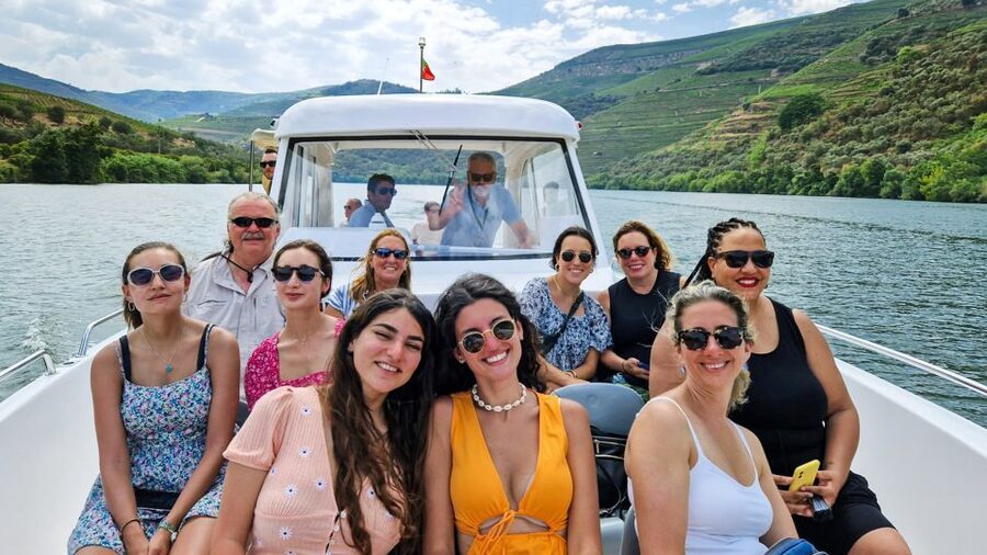 From Porto: Douro Valley w/ Boat Tour, Wine Tasting & Lunch - The N222 drive and Pinhão scenery