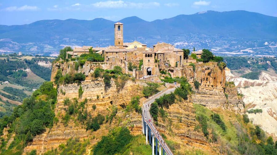 From Rome: Bagnoregio & Orvieto Day Trip with Wines & Lunch - Leaving Rome from Piazza del Popolo