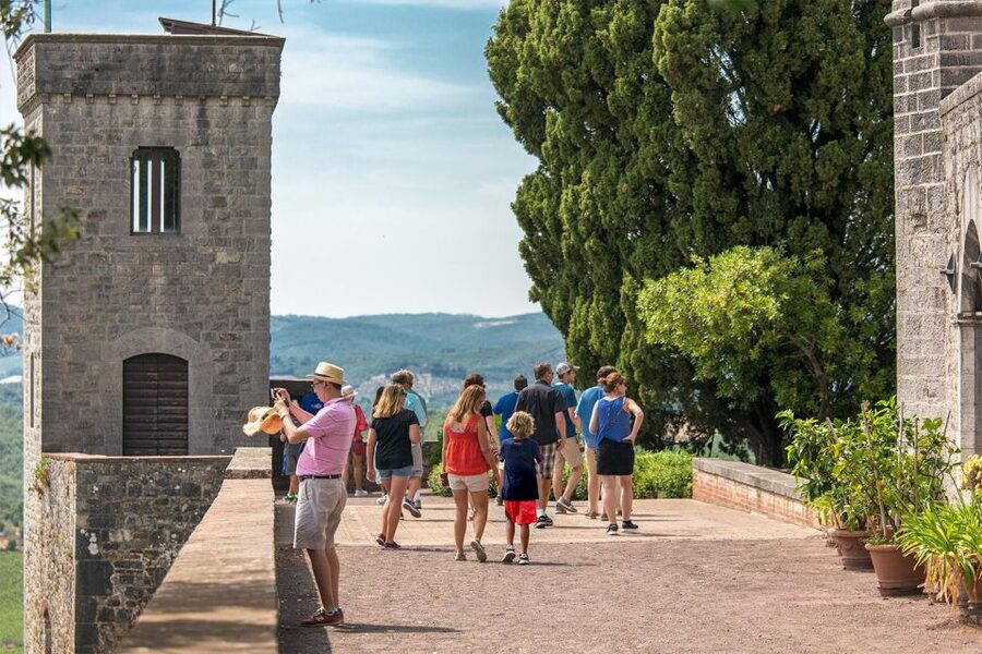 From Rome: Bagnoregio & Orvieto Day Trip with Wines & Lunch - What the twelve-hour schedule feels like