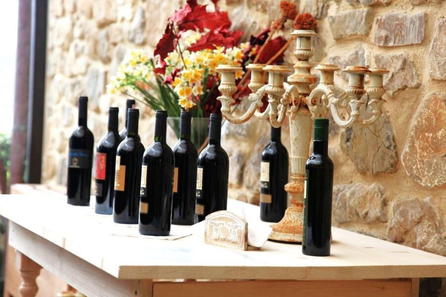 From Rome: Bagnoregio & Orvieto Day Trip with Wines & Lunch - Clothing, food, and practical preparation
