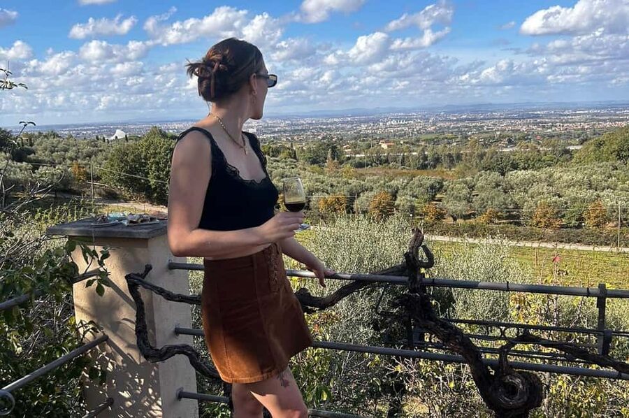 From Rome: Pasta Masterclass & Wine Tour in the Vineyard - Music, conversation, and the family welcome