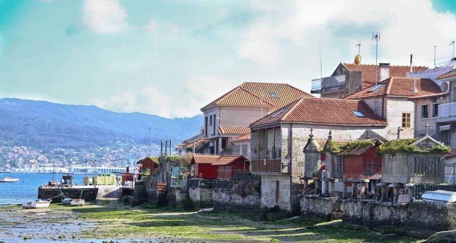 From Santiago: Rías Baixas Galicia Seafood & Wine Day Tour - Why this day trip works from Santiago