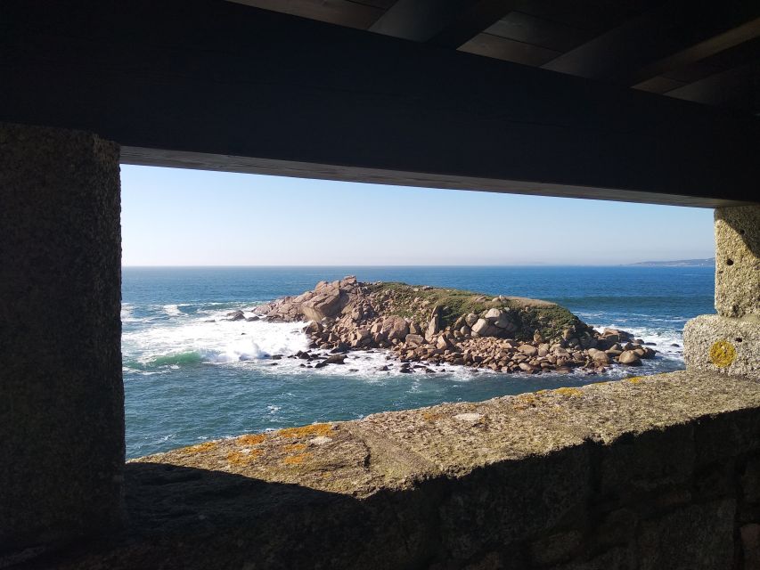 From Santiago: Rías Baixas Galicia Seafood & Wine Day Tour - Guiding, language, and the coach experience