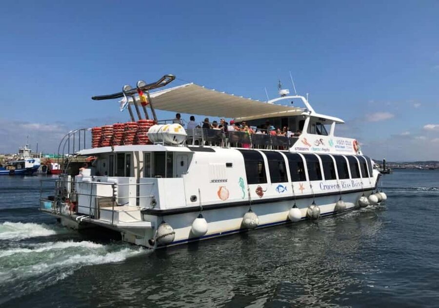 From Santiago: Rías Baixas Tour with boat trip and winery - O Grove brings Galicia’s seafood culture to the front