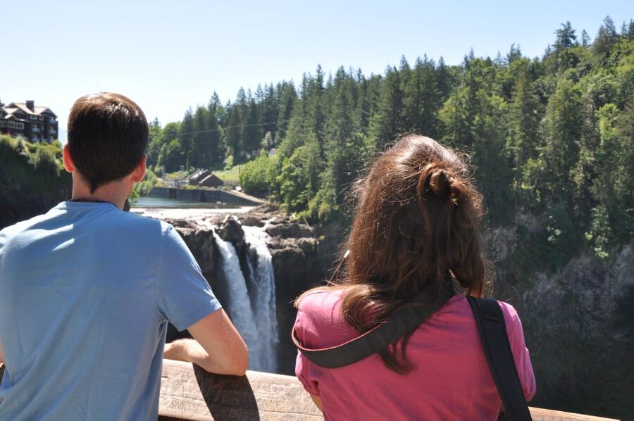 From Seattle: Snoqualmie Falls and Wineries Tour w/ Transfer - Key reasons this tour works