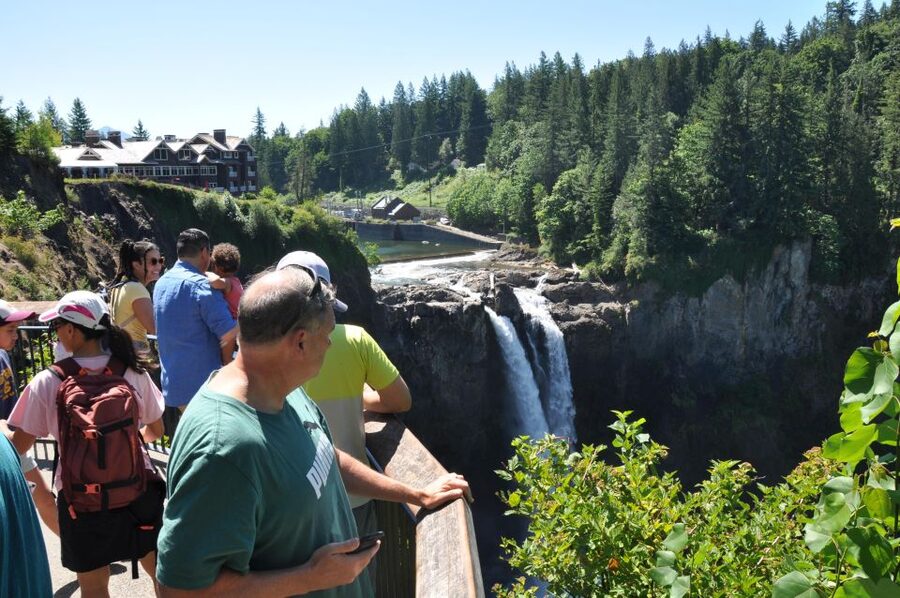From Seattle: Snoqualmie Falls and Wineries Tour w/ Transfer - Optional stops and the flexible guide style