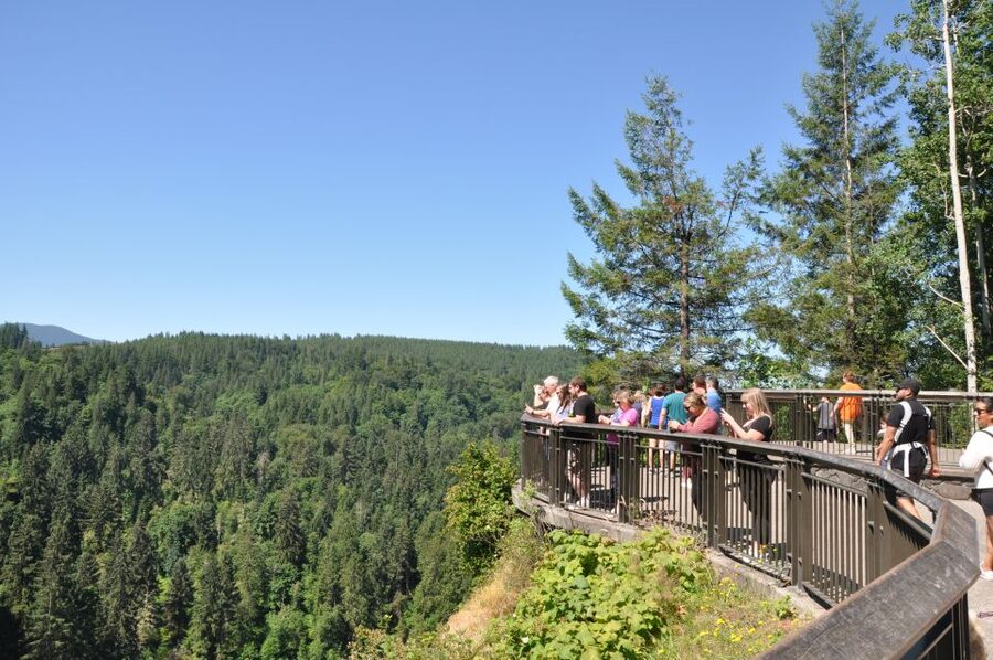 From Seattle: Snoqualmie Falls and Wineries Tour w/ Transfer - The return across Lake Washington and Juanita Beach Park