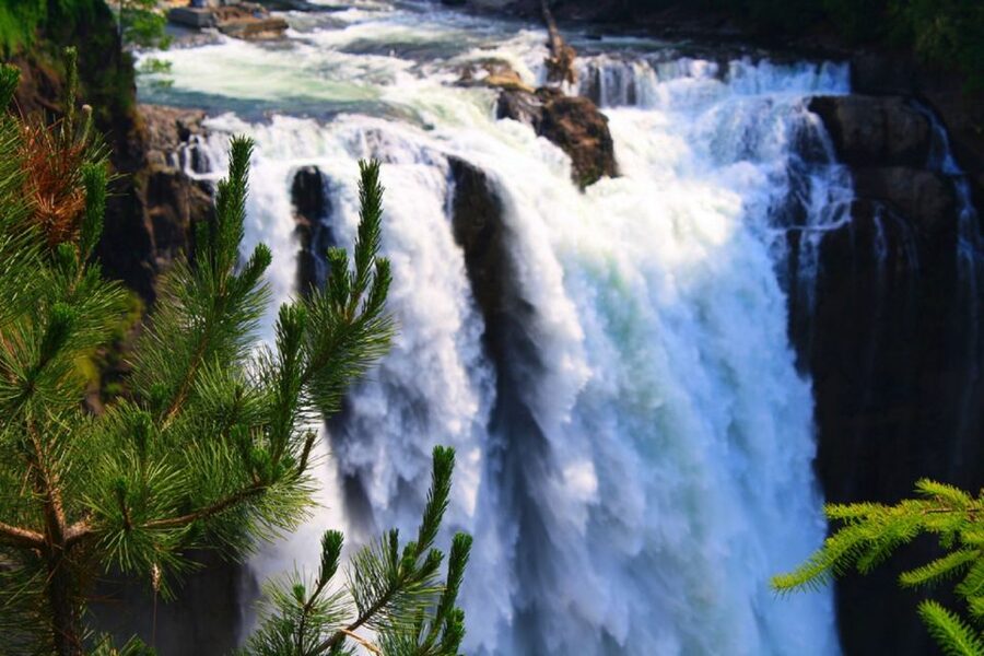 From Seattle: Snoqualmie Falls & Woodinville Wine Tasting - Seeing Snoqualmie Falls from above and below