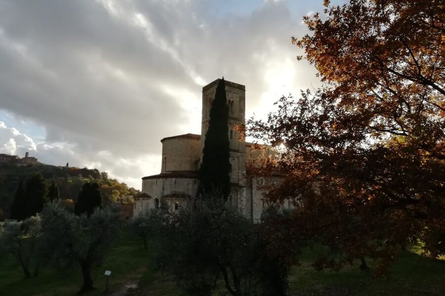 From Siena: Brunello di Montalcino Guided Wine Tour W/ Lunch - Meeting your guide in Siena