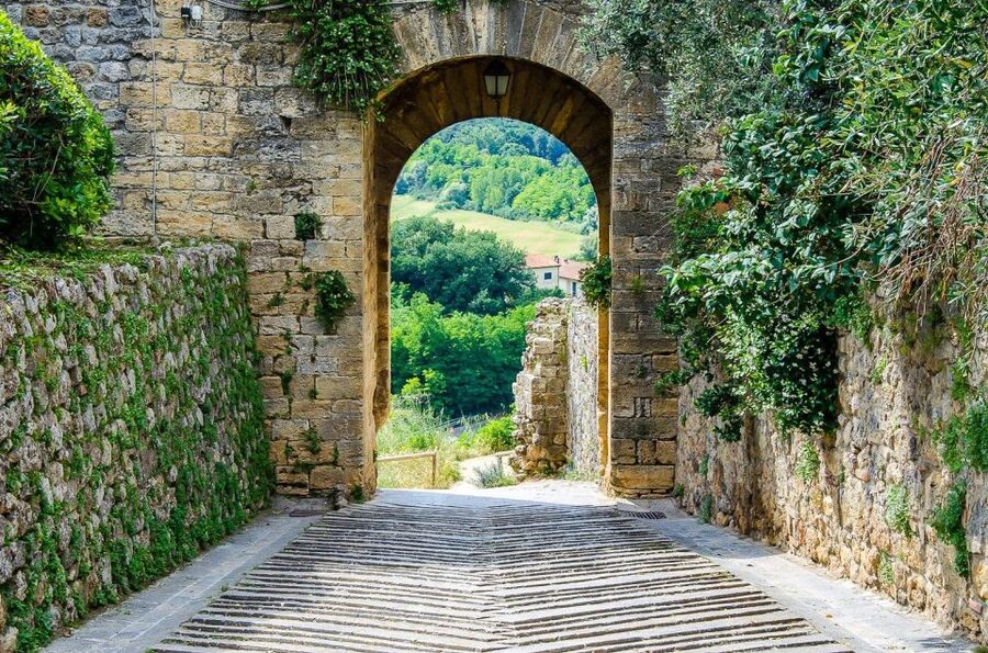 From Siena: Day Tour in a Vintage Fiat 500 with Winery - Castellina in Chianti gives the tour a real stop