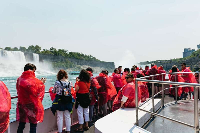 From Toronto: Niagara Falls + Winery, Cruise, & Lunch Option - Wine tasting: a short stop with mixed appeal