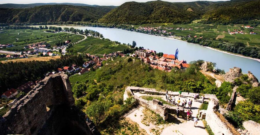 From Vienna: Wachau Valley Day Tour with Wine Tasting - Key points at a glance