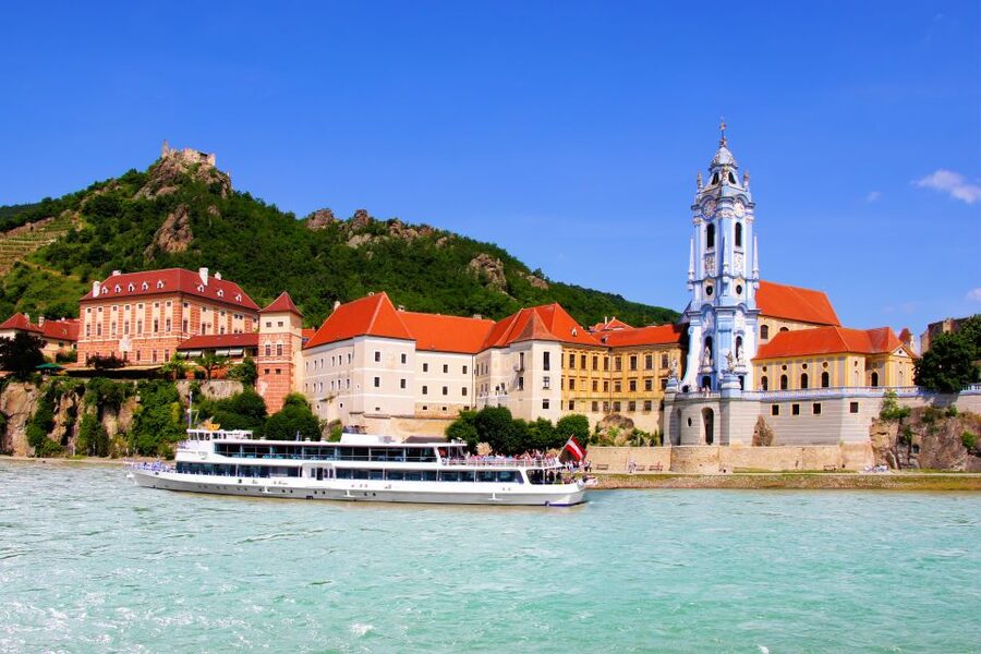 From Vienna: Wachau Valley Day Tour with Wine Tasting - The pace, weather, and group experience