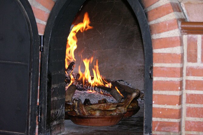 Full day at the winery, visit, tasting, aperitif and lunch - Arriving At Bodegas Durón Near La Horra