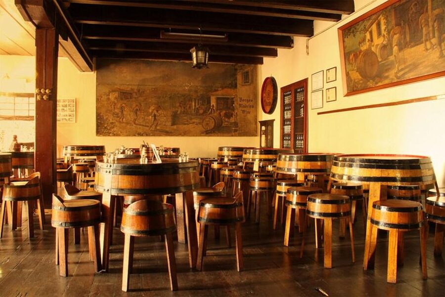 Funchal: H.M. Borges Winery Guided Tour with Wine Tasting - Practical tips for a smoother visit