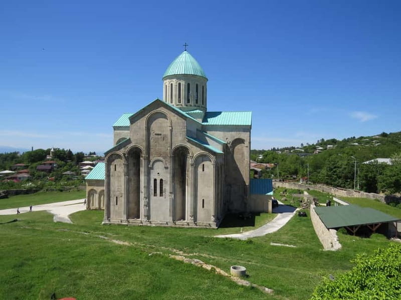 Gelati Momastery, Prometheus Cave, Sanatoriums and winetour - Gelati, Bagrati, and the story of King David
