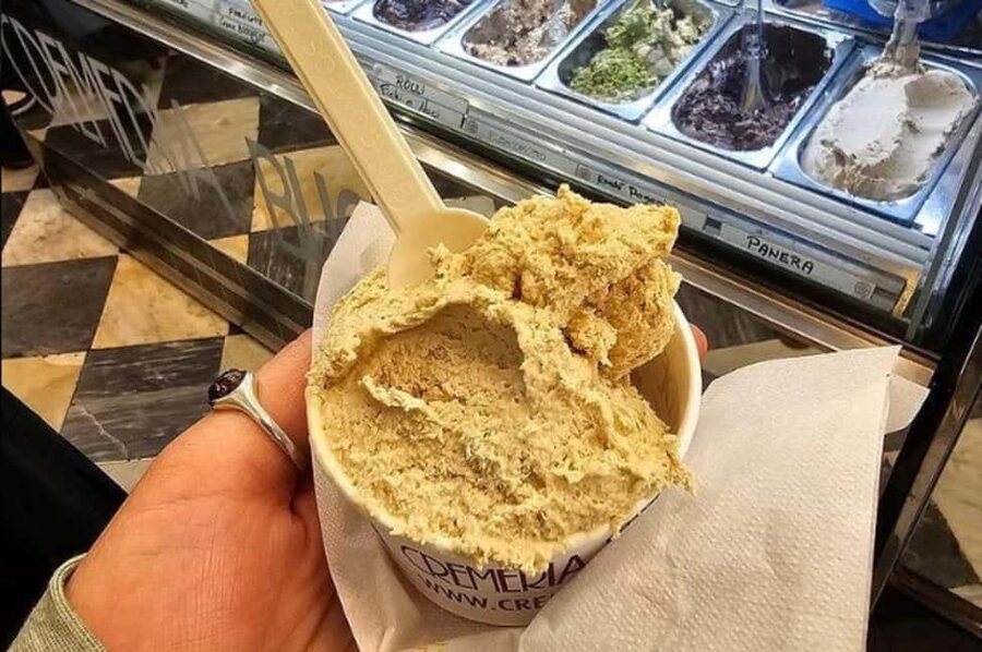 Genoa: Food and Wine Tasting Walking Tour - Dessert at a local bakery