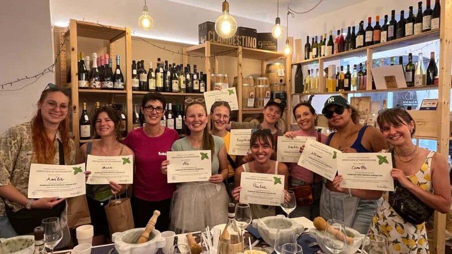 Genoa: Pesto Masterclass with Tasting and Wine - Finding the workshop on Via di Ravecca