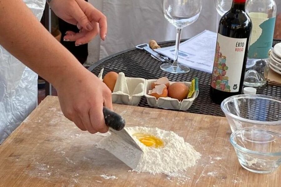 Genova: Homemade Pasta & Pesto Local Chef Class with Wine - Welcome snacks set the tone