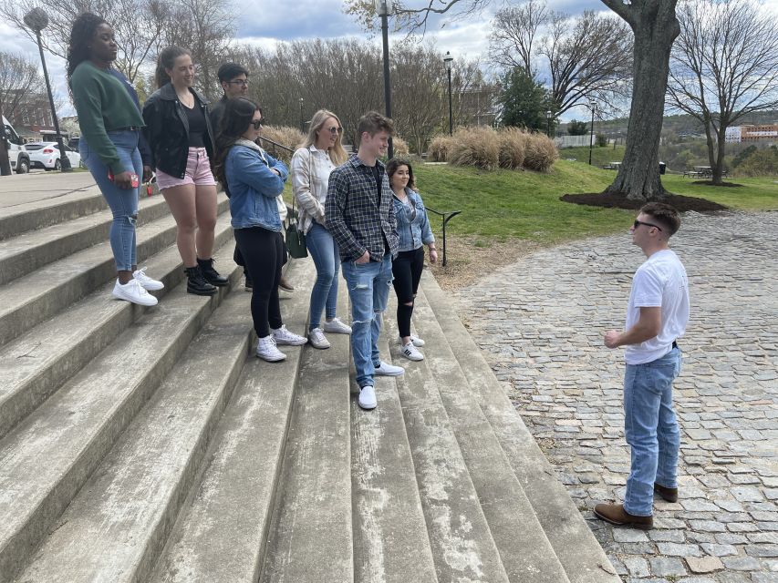 Gettysburg: Beer, Wine, and History Guided Walking Tour - Civil War stories at the bar