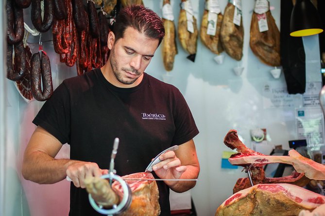 Granada Tapas and Wine Small Group Tour - Starting near the old town with an appetite