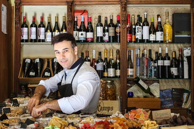 Granada Tapas and Wine Small Group Tour - Guides who turn food into a conversation