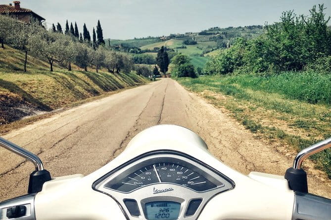 Half day Chianti Vineyard Escape from Florence with Wine Tastings - The panoramic stop on the Chianti Road