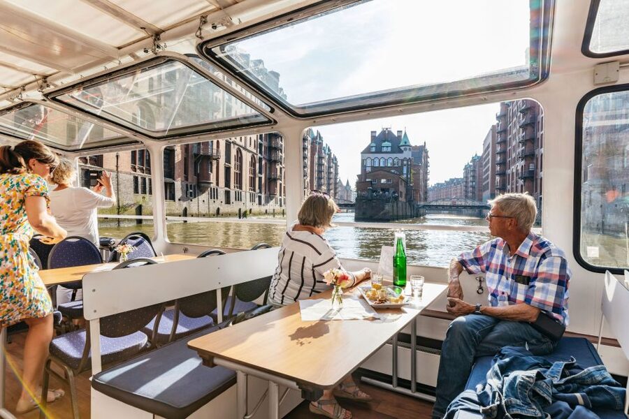 Hamburg: Harbor Cruise with Wine and Cheese - Wine, cheese, and the right expectations