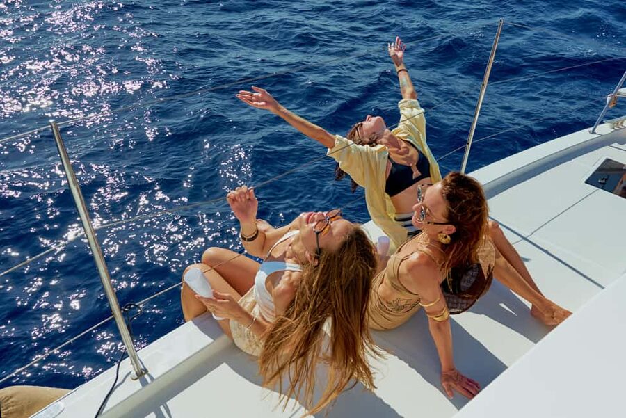 Heraklion: Dia Island Romantic Sunset Cruise with Wine - Sunset over the Aegean