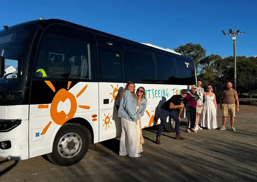 Hunter Valley: Wine, Chocolate and Lunch All Inclusive Tour - Guides, language help, and the pace of the day
