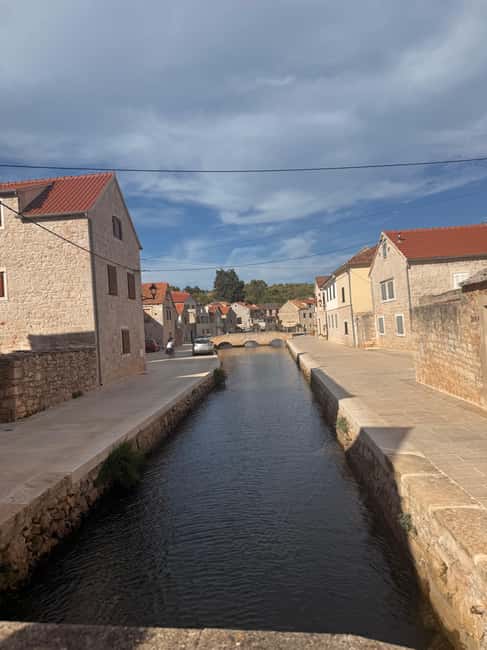 Hvar: Hvar Wine Tasting Experience - What happens at the winery near Jelsa or Vrboska