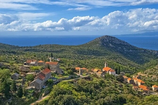 Hvar: Island tour with Wine and Olive Oil Tasting - Napoleon Fortress gives you Hvar from above