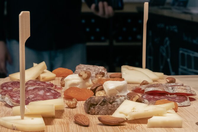 Introduction to Bordeaux wines paired with cheeses & charcuterie - The white wine teaches the tasting method