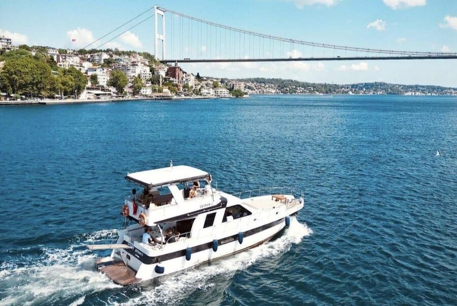 Istanbul: Small Group Yacht Tour with Unlimited Wine - The Golden Horn and Istanbul’s Historic Core