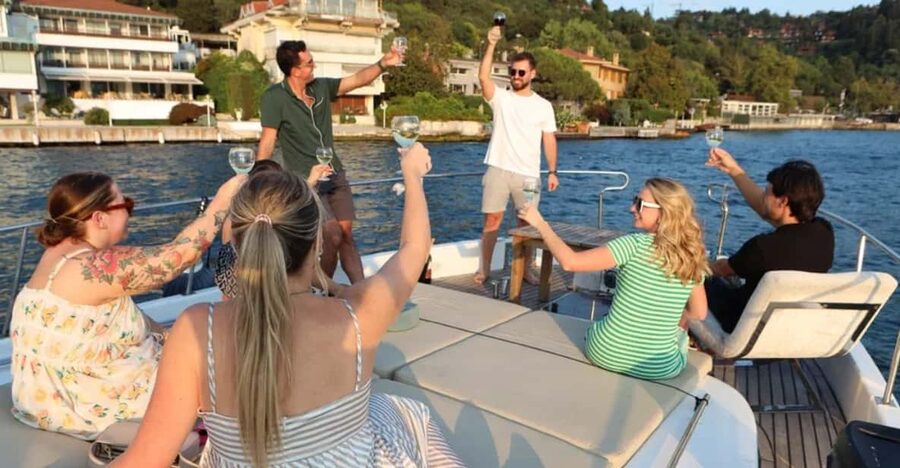 Istanbul: Small Group Yacht Tour with Unlimited Wine - Crossing Toward Asia