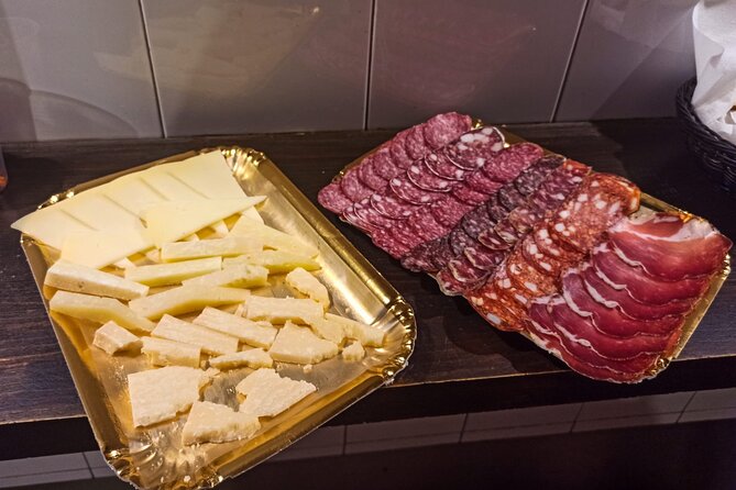 Jewish Ghetto & Piazza Navona: Food, Wine & Sightseeing Rome Tour - Campo de’ Fiori brings Roman food into the open