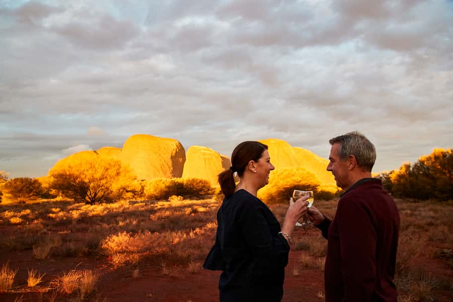 Kata Tjuṯa Sunset Tour with Sparkling Wine and Cheeseboard - The sunset stop and changing colours