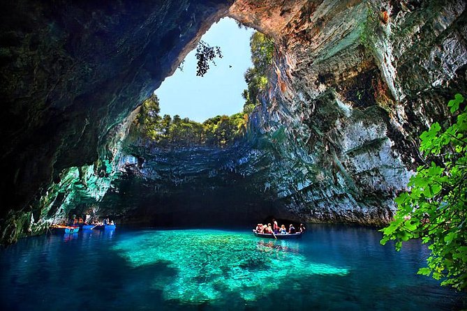Kefalonia Island Bus Tour- Wine Tasting, Melissani & Fiscardo - Why this bus tour works for a first day